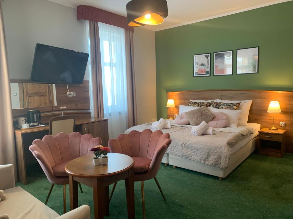 レバル Dw California Bed & Breakfast エクステリア 写真