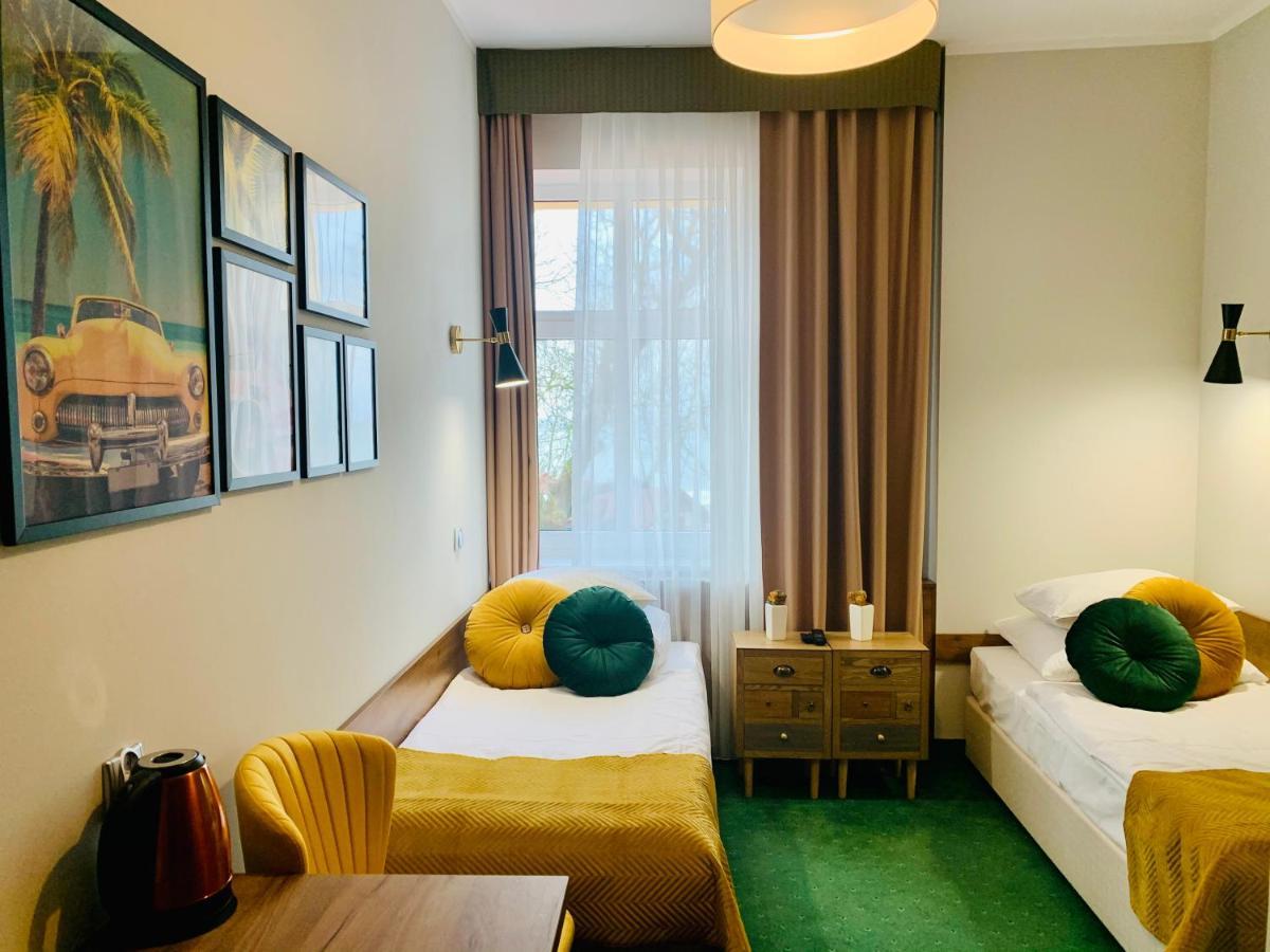 レバル Dw California Bed & Breakfast エクステリア 写真