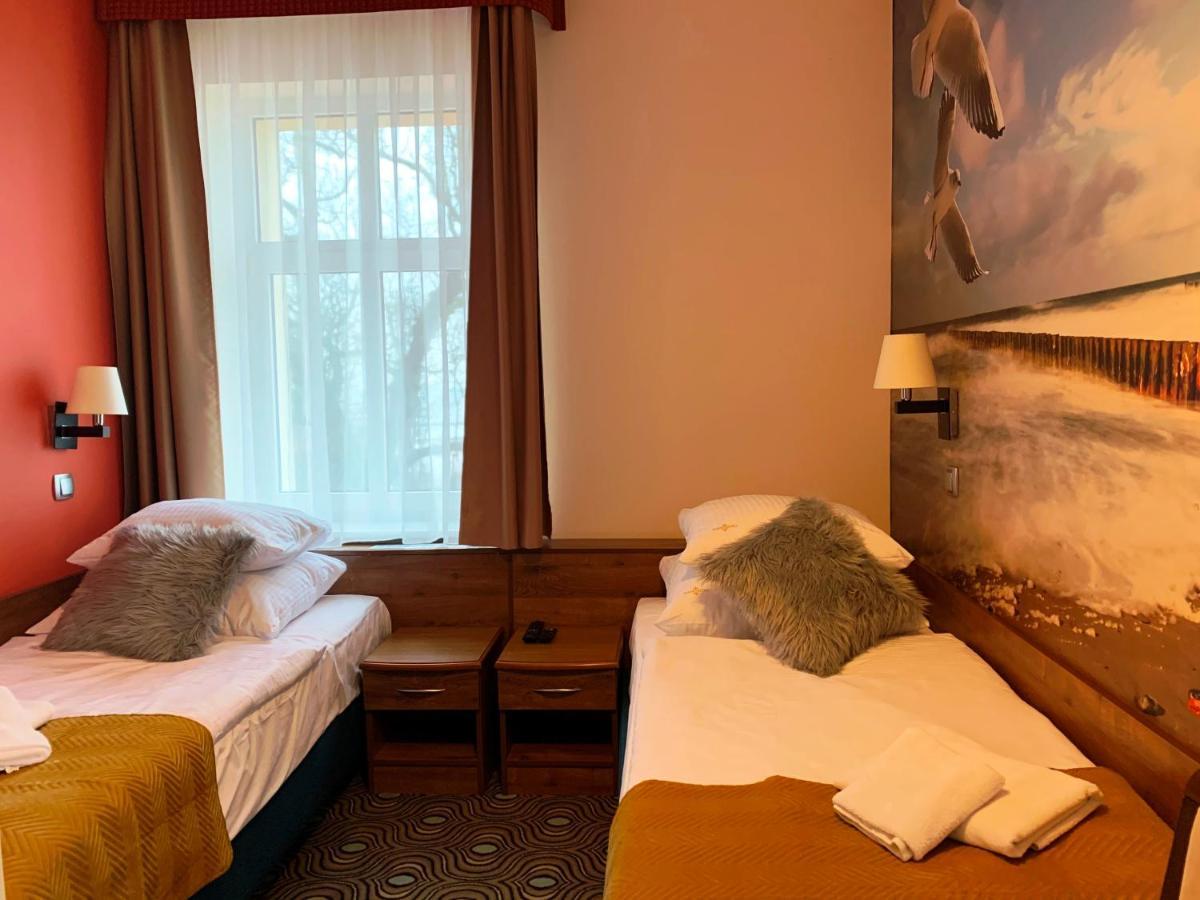レバル Dw California Bed & Breakfast エクステリア 写真