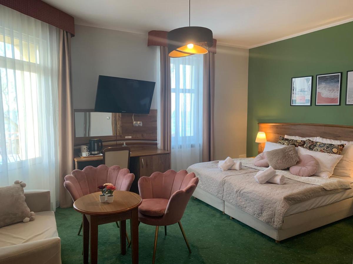 レバル Dw California Bed & Breakfast エクステリア 写真